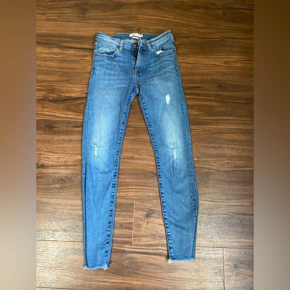 Miss me vintage light denim skinny jeans. Frayed hem. - Picture 1 of 3